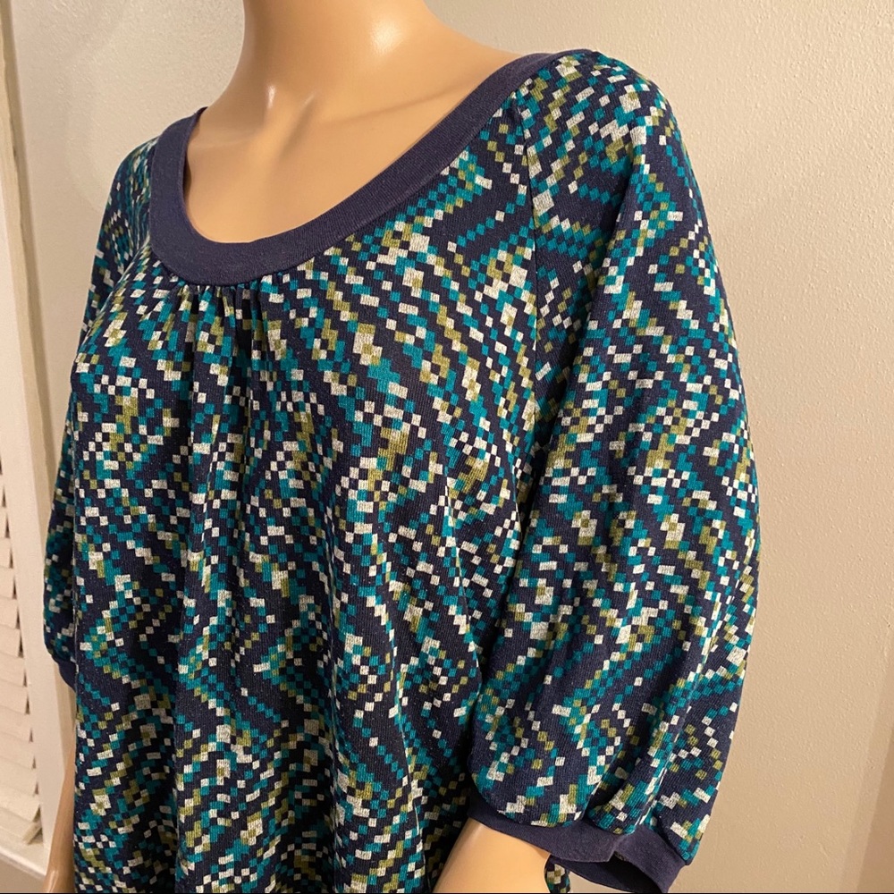 Beautiful patterned blouse - Picture 2 of 6